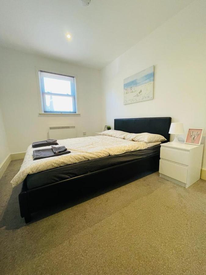 Lovely 2 Bedroom Serviced Apartment In Londra Esterno foto