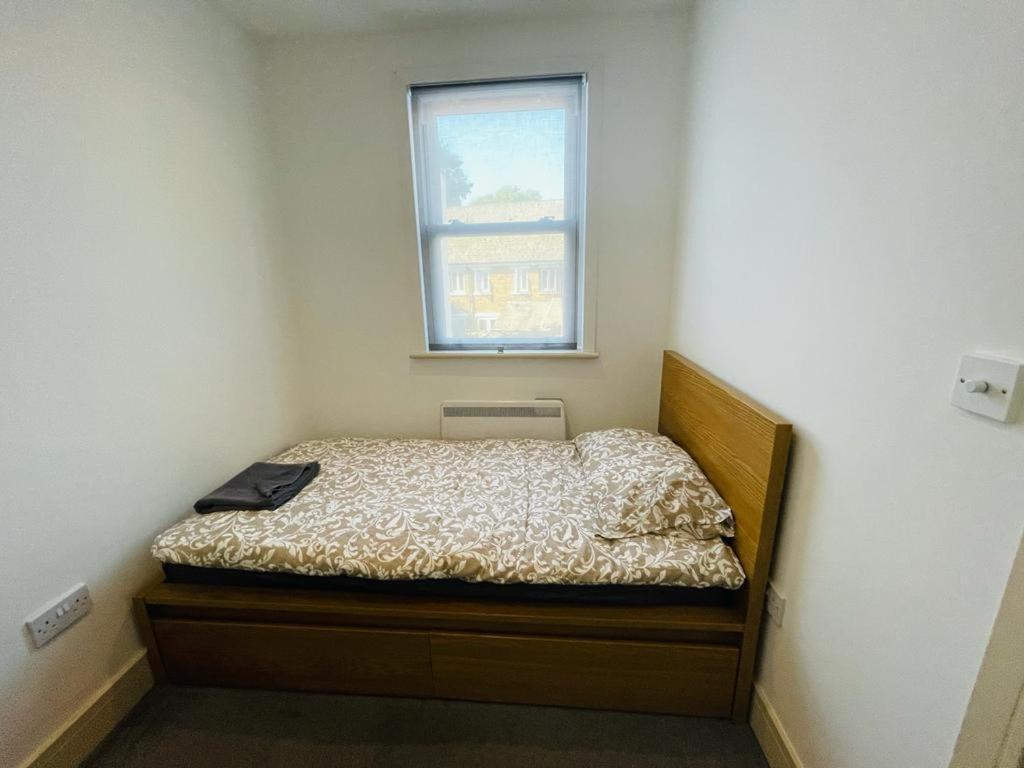 Lovely 2 Bedroom Serviced Apartment In Londra Esterno foto
