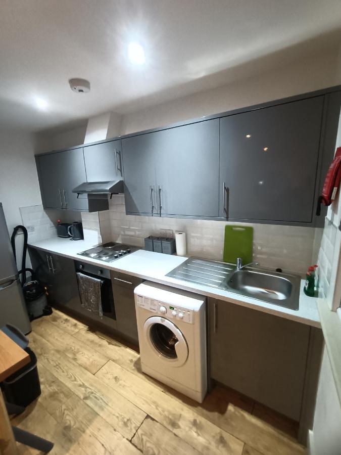 Lovely 2 Bedroom Serviced Apartment In Londra Esterno foto
